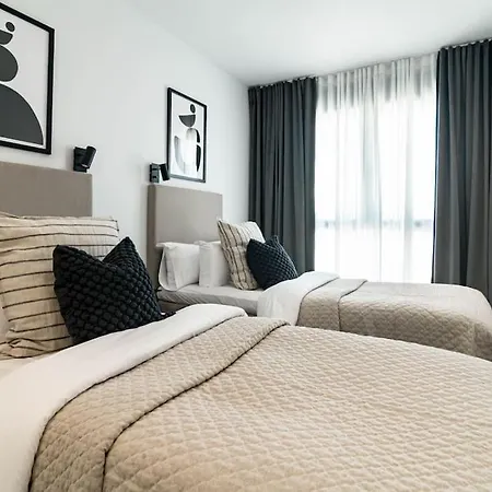 Lme133a- Stunning Flat Close To In Apartment *