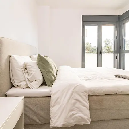 Lme133a- Stunning Flat Close To In * Estepona