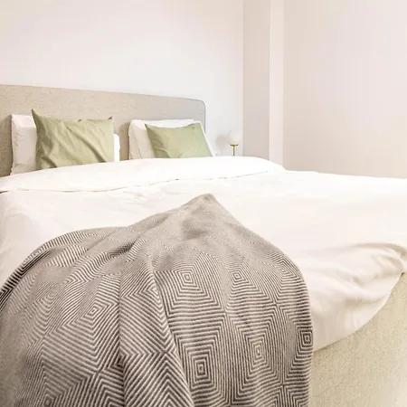 Apartment Lme133a- Stunning Flat Close To In *